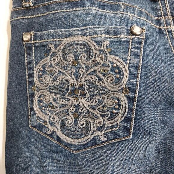 Nine West Vintage America Blue Embroidered Bling Rand Crop Jeans Size 8P /29 - Picture 10 of 12